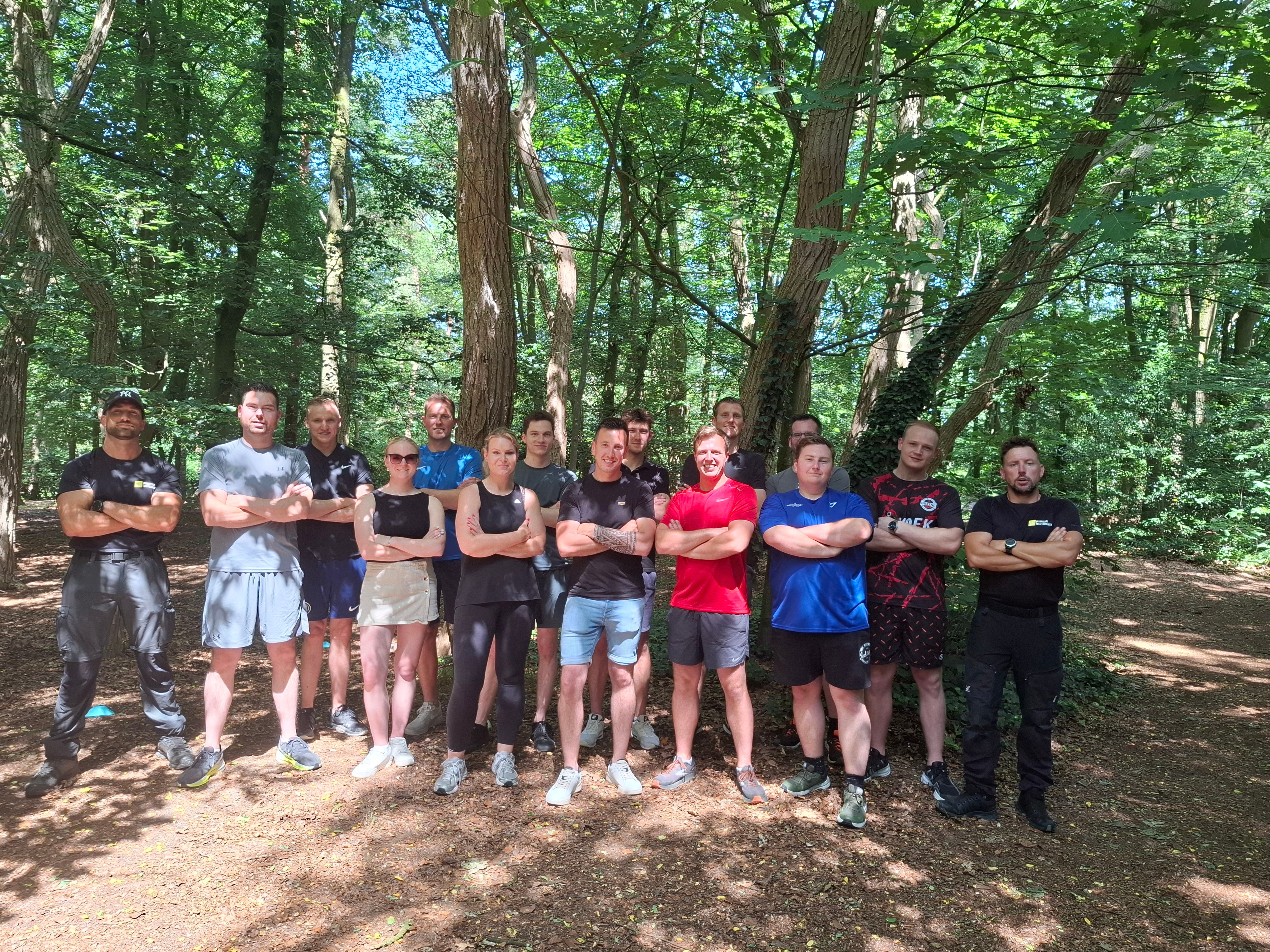 Young Autovakmeester teamfoto teambuidling